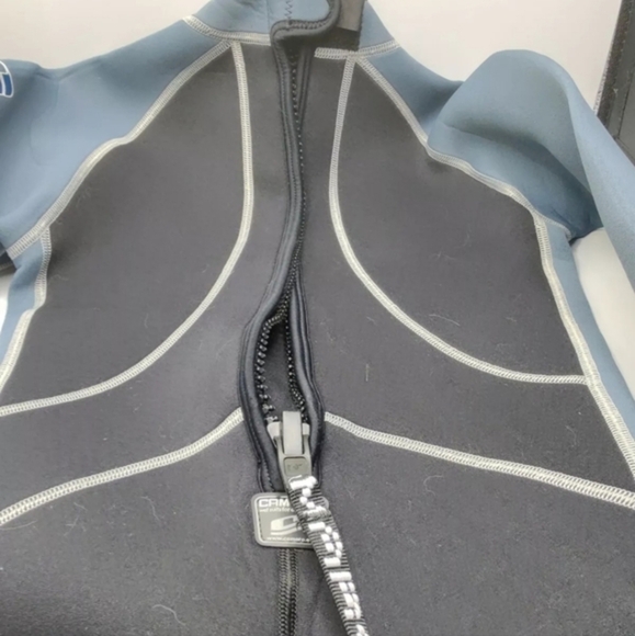 This listing is for this vintage hydro Camaro wet suit, sz. Large - Picture 10 of 12